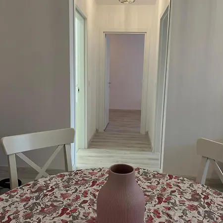 Hils Pallady - Amy Apartment